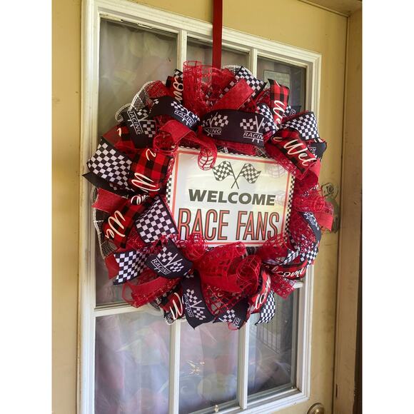 Welcome Race Fans Wreath | Racing Decor | Black, Red & White Checkered Flag - Picture 6 of 8